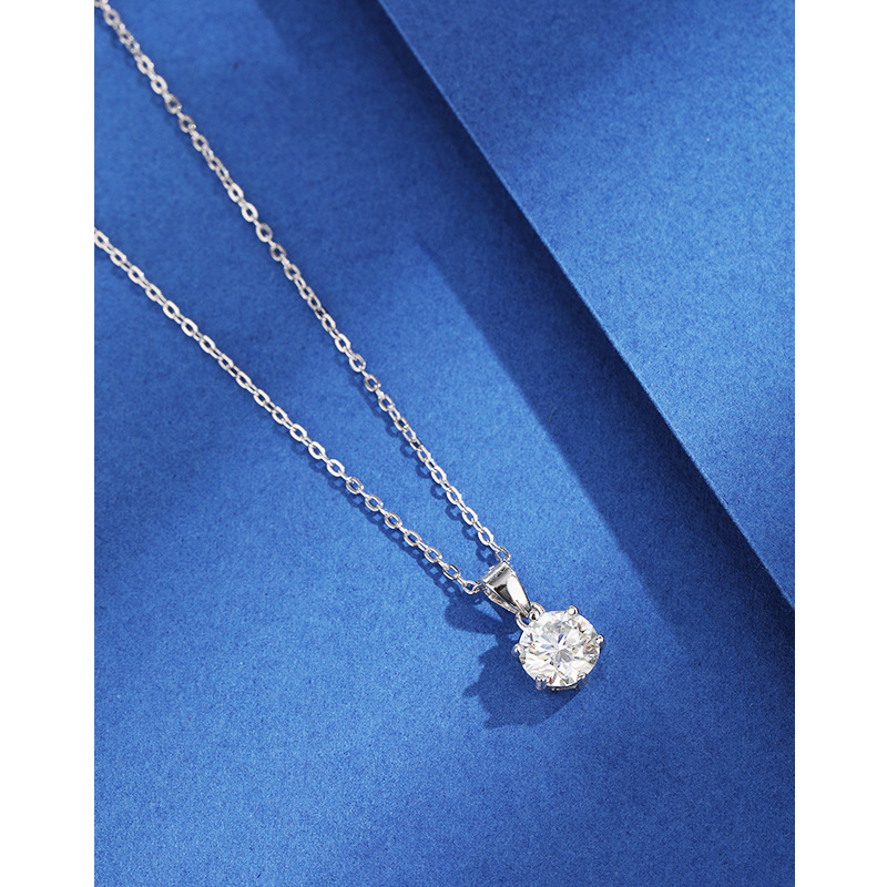 Collar de moissanita Diamante femenino Plata de ley 925 Lujo ligero nicho 1 quilate Diamante único Colgante Cadena de clavícula Regalo Sentido avanzado