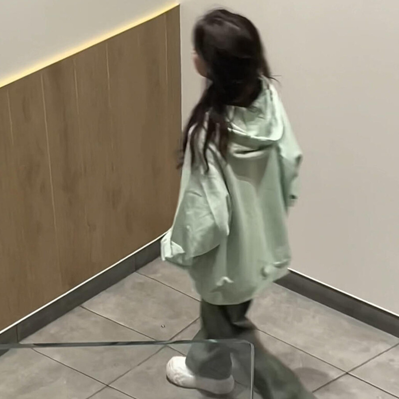 春のコートの女性の春の2025の新型の帽子の韓系の怠惰な風の百合はゆったりしていて高級な衛衣のスーツに乗ります。|undefined