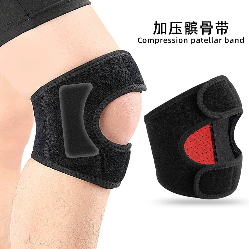 Спортивный компрессионный пояс коленной чашечки на открытом воздухе