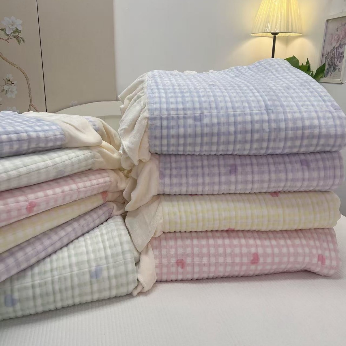 Special Offer Milk Velvet Bed Cover + Pillowcase Three-Piece Set, One Side Is Pure Cotton Twill and the Other Side Is Velvet with Soft Feel