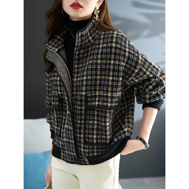 Elegant stand-up collar plaid woolen short jacket for women, 2026 new spring and autumn style, loose-fitting baseball jacket cardigan for mothers Elegant stand-up collar plaid woolen short jacket for women, 2026 new spring and autumn style, loose-fitting baseball jacket cardigan for mothers