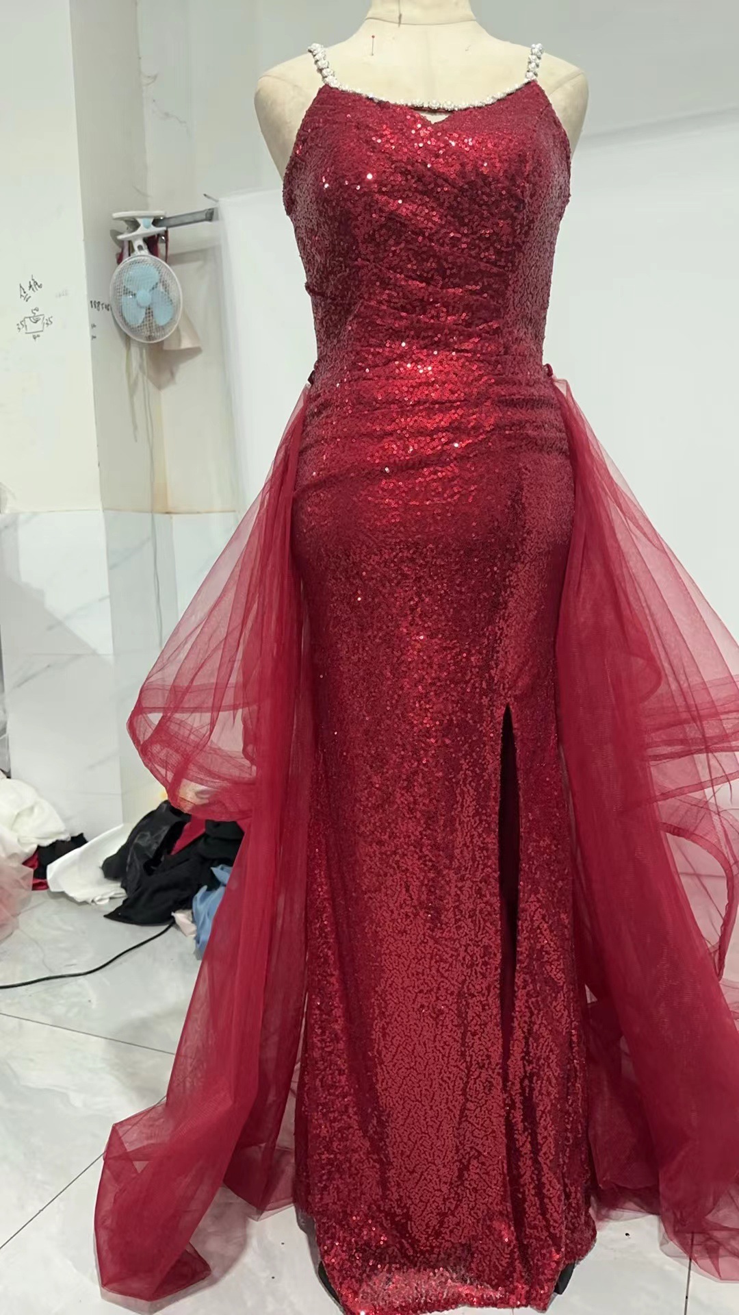Vestido de noche negro 2026, nuevo estilo de verano, vestido de actuación con lentejuelas y tirantes, vestido de cóctel para fiesta