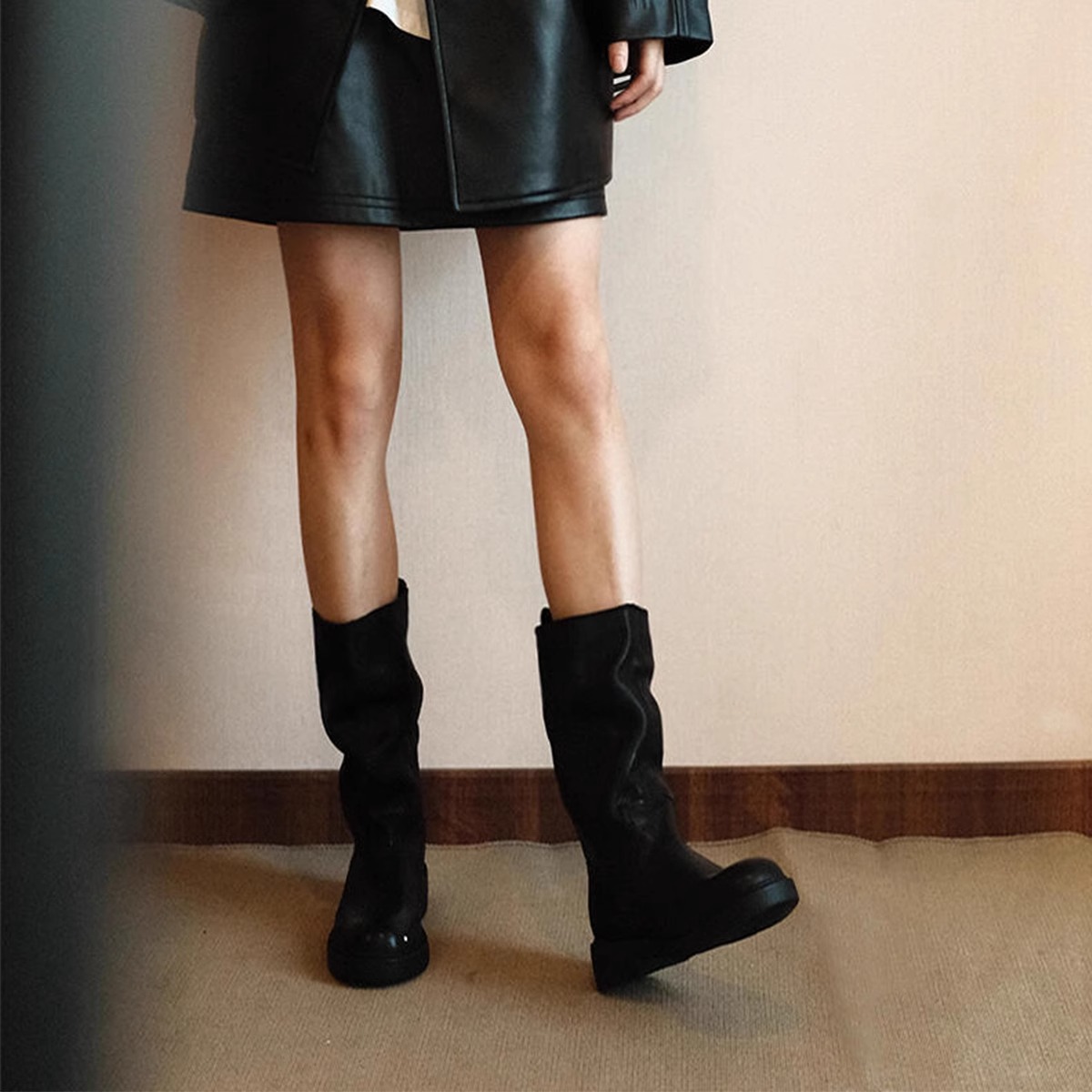 Oryginalne skórzane czarne buty damskie z okrągłym noskiem i marszczeniami do połowy łydki, brytyjskie, codzienne buty do jazdy konnej, krótkie buty, nowości na jesień/zimę 2025_voghion.com