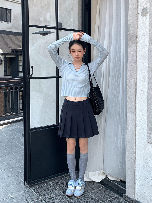 衣尔衫 小情歌 羊毛设计感V字翻领针织衫女正肩秋季纯色坑纹0562|undefined