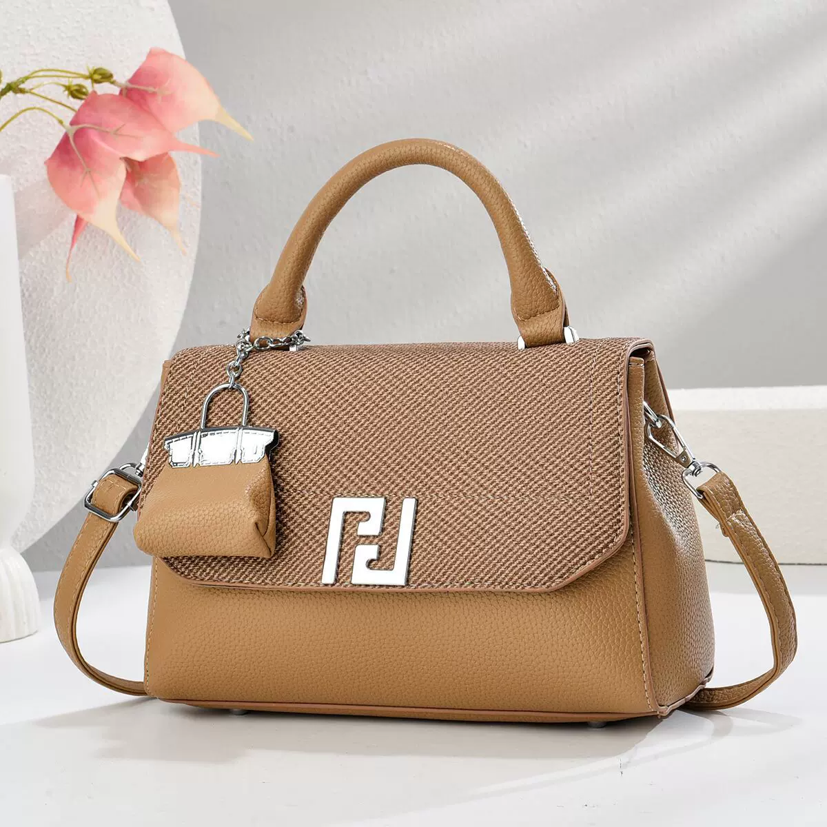 百搭气质新款斜挎包2025韩版手提包精美单肩包女包潮时女女士