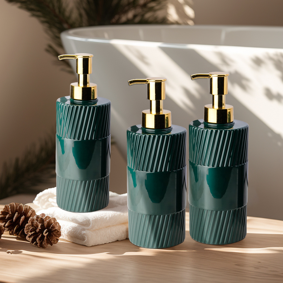 鸿昇工厂现货条纹瓶500ML洗发护发素水身体乳pet材质沐浴露瓶