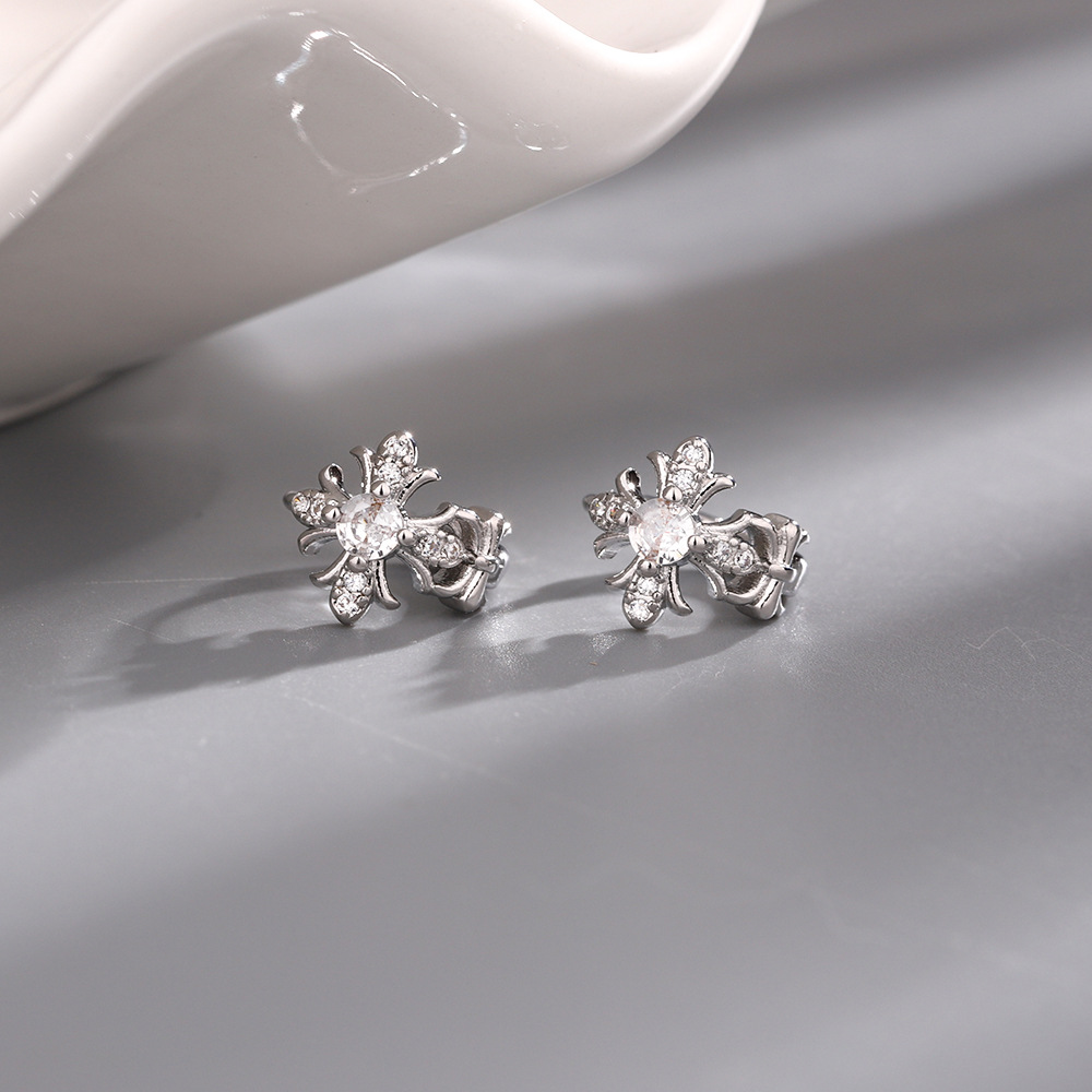 Orecchini a croce fiore iris strass stile vintage unisex_voghion.com