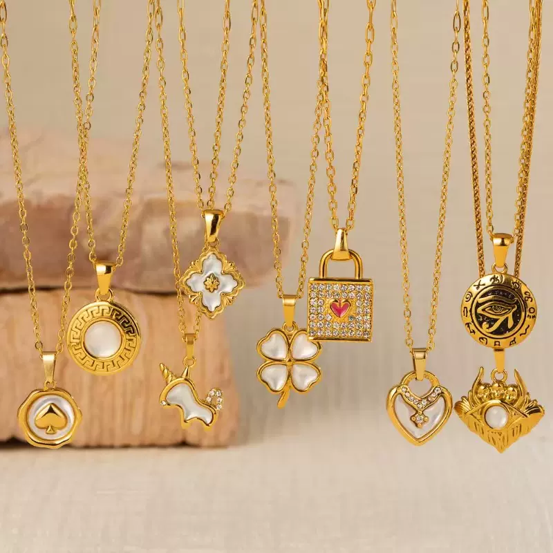 复古真金吊坠钛钢项链美拉德风2025高级新款女式抺油爱心百搭项链