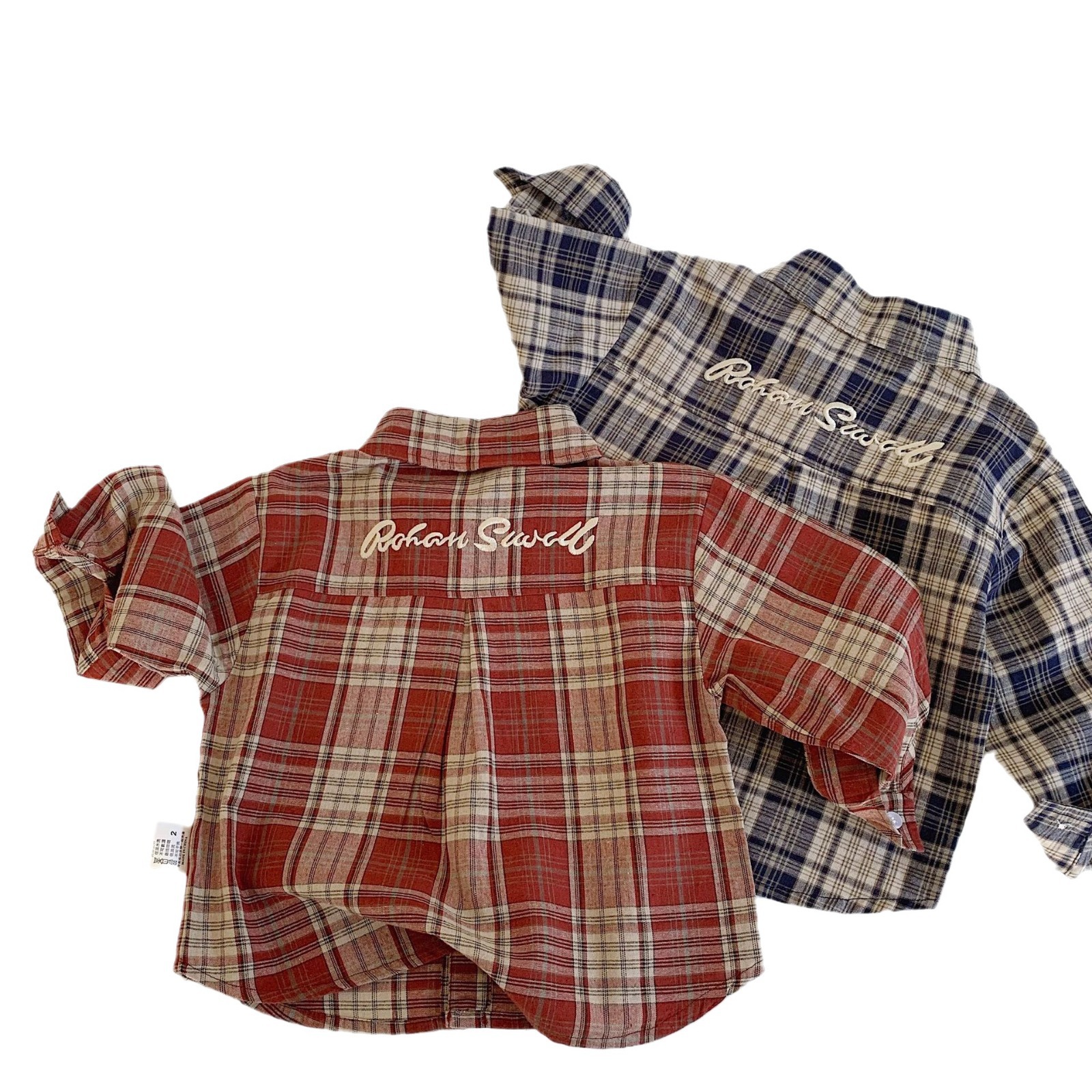 Camisas de niños Mai Bao 2025 primavera nueva letra bordada de manga larga cuadrilátero camisa de otoño