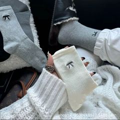 2025春季新款运动风格小众欧货蝴蝶结袜子新款时尚女性中筒袜批发