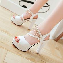 2018夏季新款凉鞋鱼嘴跟白色韩版水钻流苏粗跟大码女鞋代理外贸