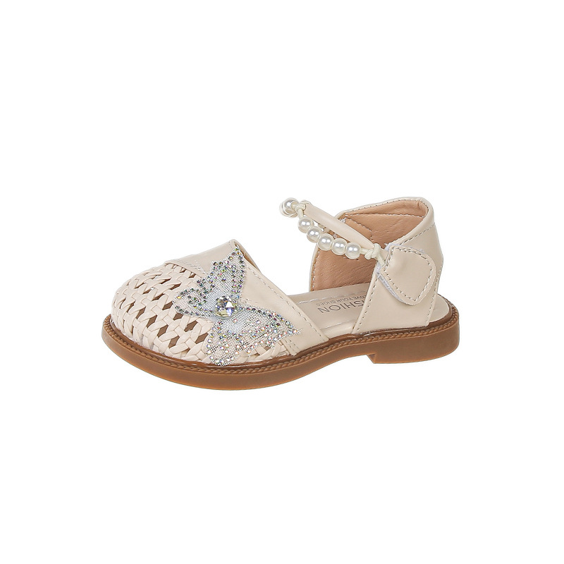 Zapatos de perla huecos para niñas 2026 verano nuevos zapatos de princesa de moda para niños zapatos de bambú de tejer para niñas
