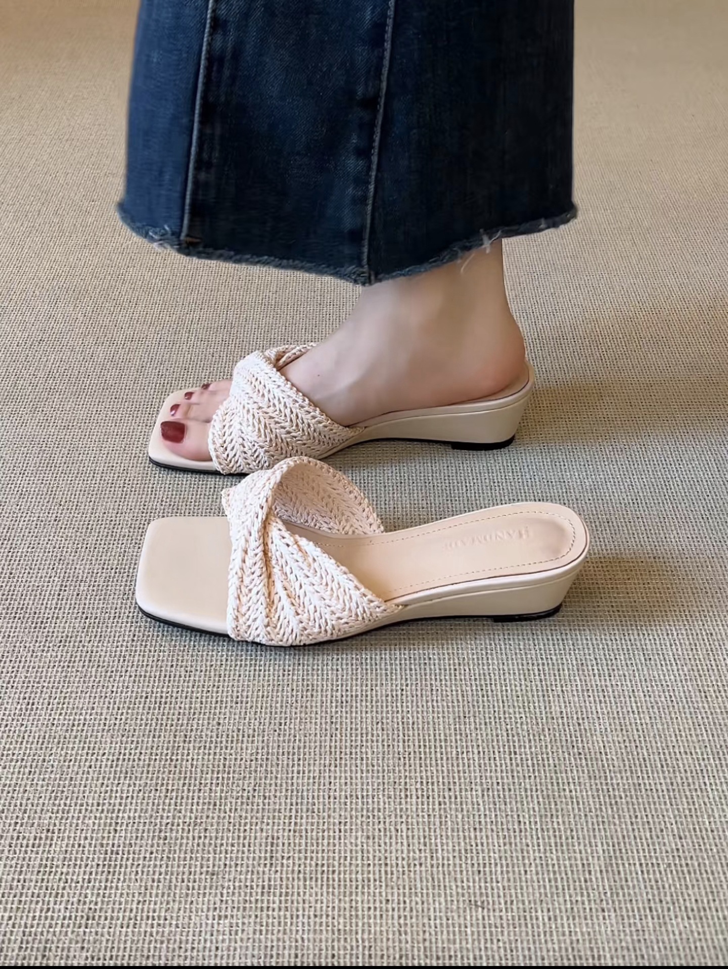 Sandal cao gót nữ quai chéo mũi vuông hở ngón, gót thô 6 cm — Cao gót màu trắng gạo 6 cm chi tiết 6