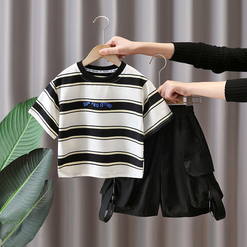 7185 Traje de manga corta para niños Pantalones cortos de camiseta a rayas de verano para niños 2025 Nuevo verano delgado y guapo de moda