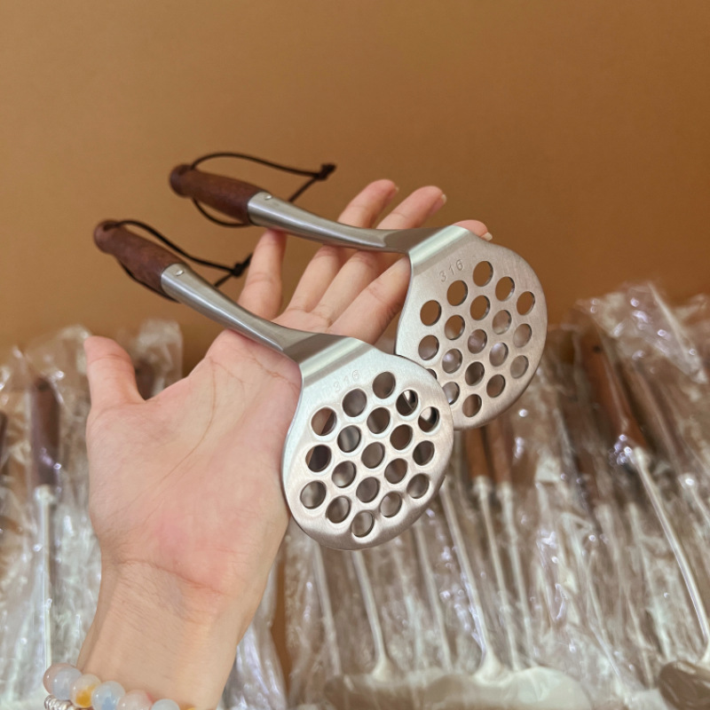 Presse-purée en bois de noyer 316 en acier inoxydable pour purée d'œufs et aliments pour bébé_voghion.com