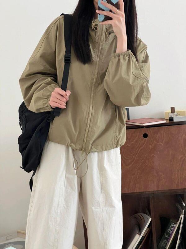 卡其色短款登山服冲锋衣外套女春秋秋季薄款防风工装夹克运动上衣|undefined