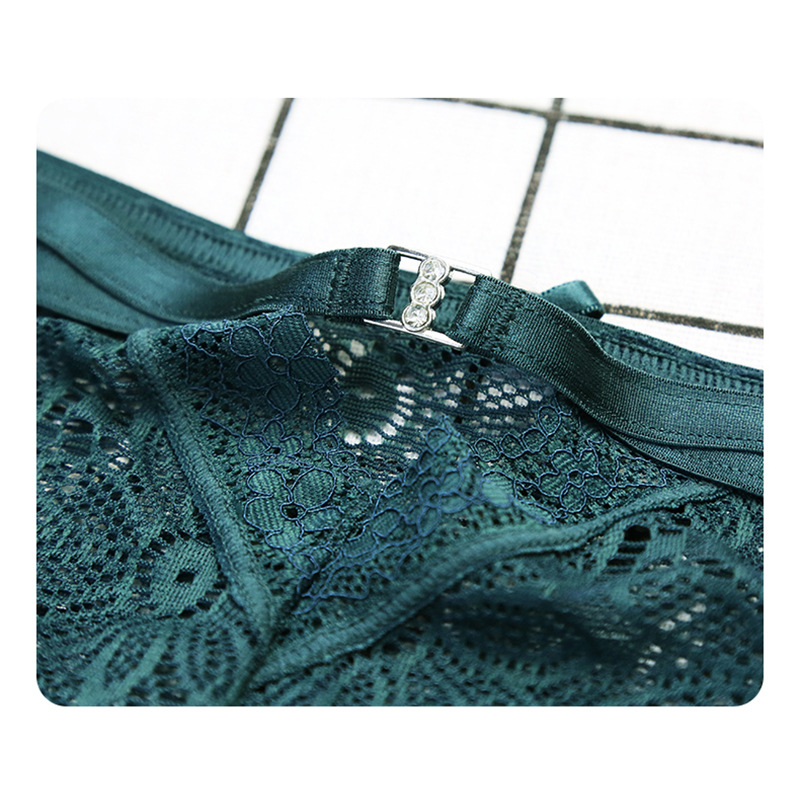 Bragas de encaje de algodón transpirable sexy de cintura baja transfronteriza europea y americana ropa interior de niña de encaje rojo claro sin costuras