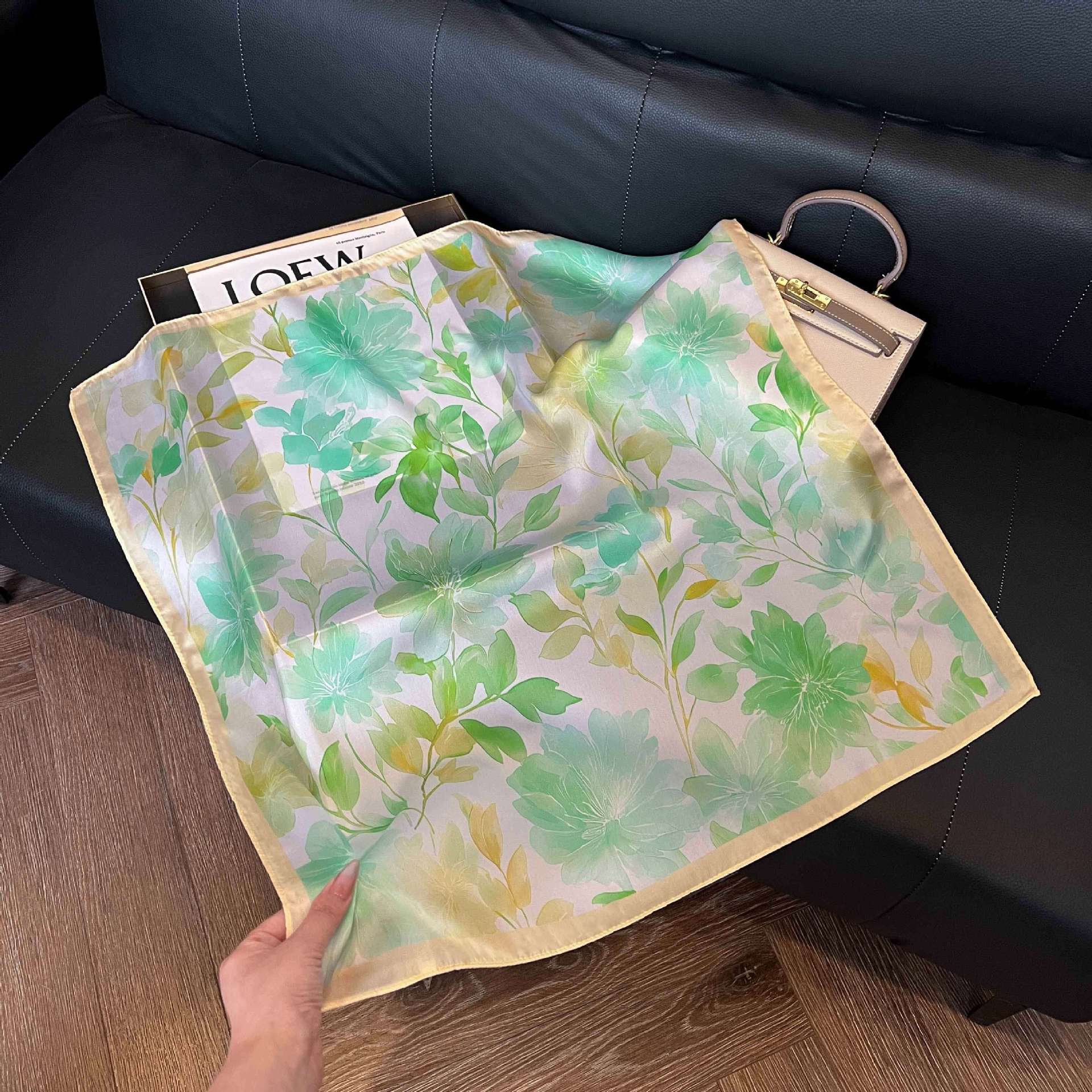 Transfronterizos nuevos bufandas de seda azul de alto nivel de seda cuadrada de simulación bufandas de moda de decoración de moda de combinación bolsa correa de pelo bufandas profesionales