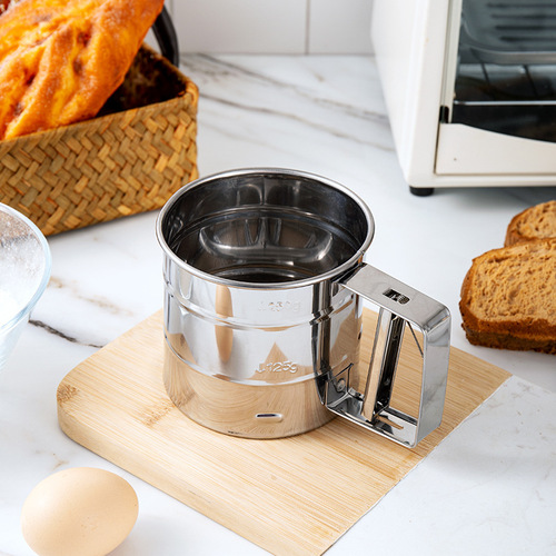 Flour sieve hand-held stainless steel semi-automatic hand flour sieve hand-pressed kitchen flour sieve cake dividing baking tool