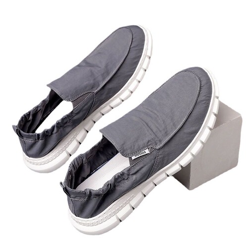 Canvas shoes new style one-piece men's lazy shoes, ice silk mesh male single shoes comfortable breathable socks shoes wholesale