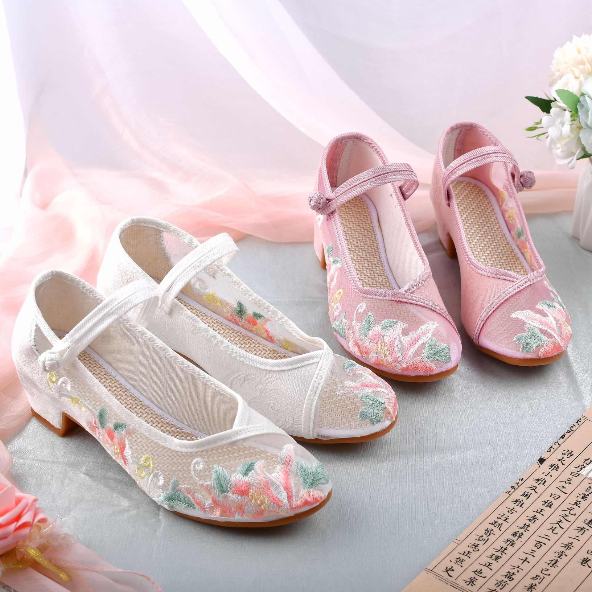 Mesh autumn Jin new square heel matching cheongsam Hanfu shoes ethnic style single-layer shoes embroidered shoes