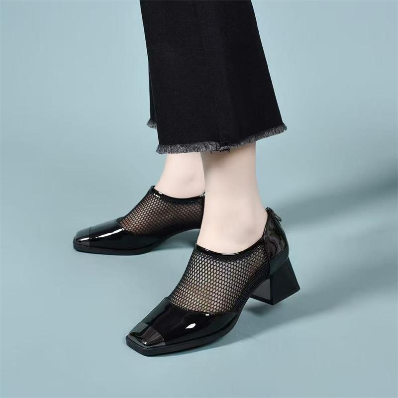 Sandálias de malla para mujeres 2026 nueva primavera y verano de tacones gruesos zapatos cuadrados de cabeza de hierro zapatos transpirables de malla de talón medio
