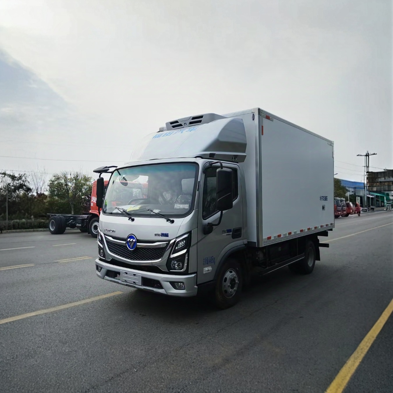 福田奥铃智蓝4米2混动绿牌冷藏车 免购置税的新能源冷链车厂家