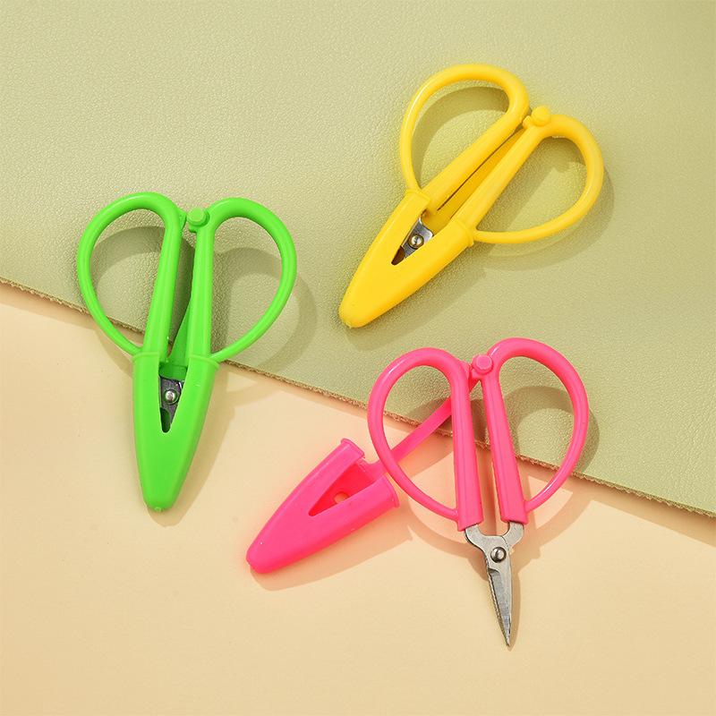 卸売りのミニハサミは携帯で糸を切ります。