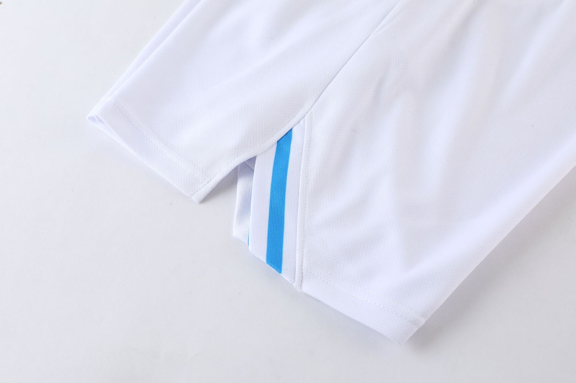 Breathable and dry summer new V-neck men's training suit with digital printing loose size thermal sublimation short_voghion.com