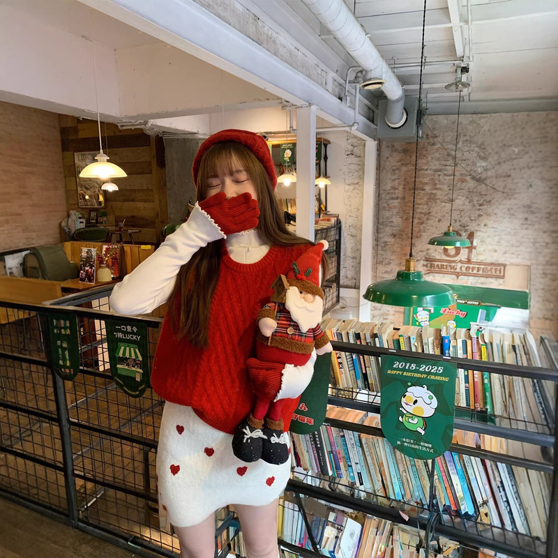 Red Knitted Vest Layered with a Tank Top for Women, New Winter Style, Very Stylish Korean-Style Outfit, Trendy Sweater Top