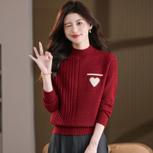 年轻款秋冬新款2025圆领长袖口袋爱心纯色宽松针织麻花套头衫女士