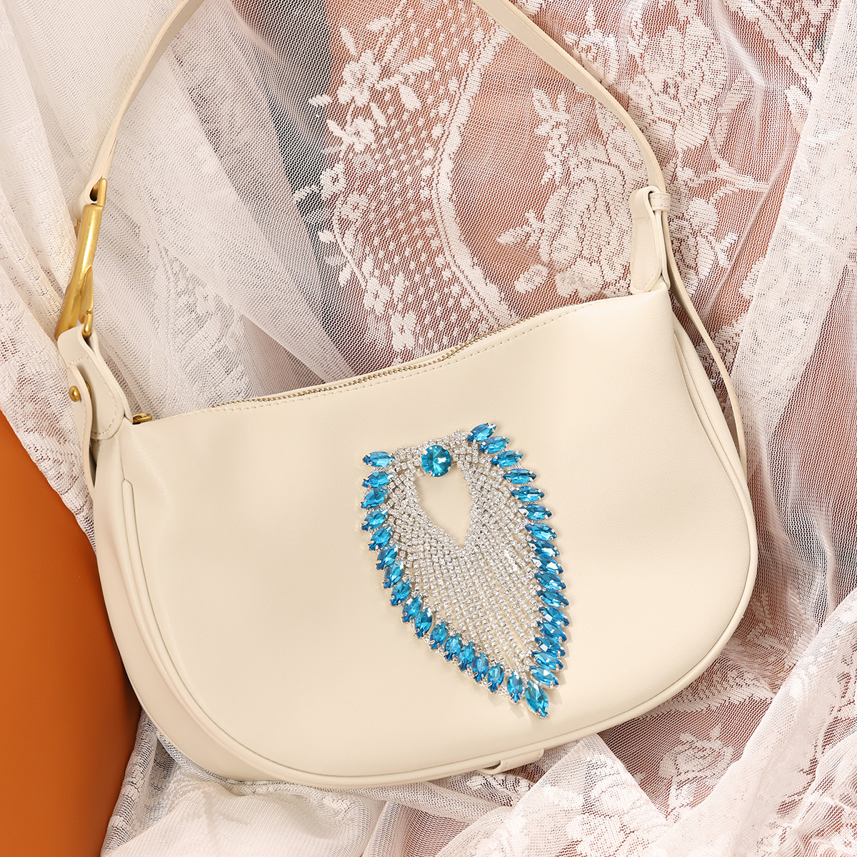 工場直販の人気商品DIY高輝度クリスタル溶接金具ウェディングドレスアクセサリー靴材衣料帽子アクセサリー