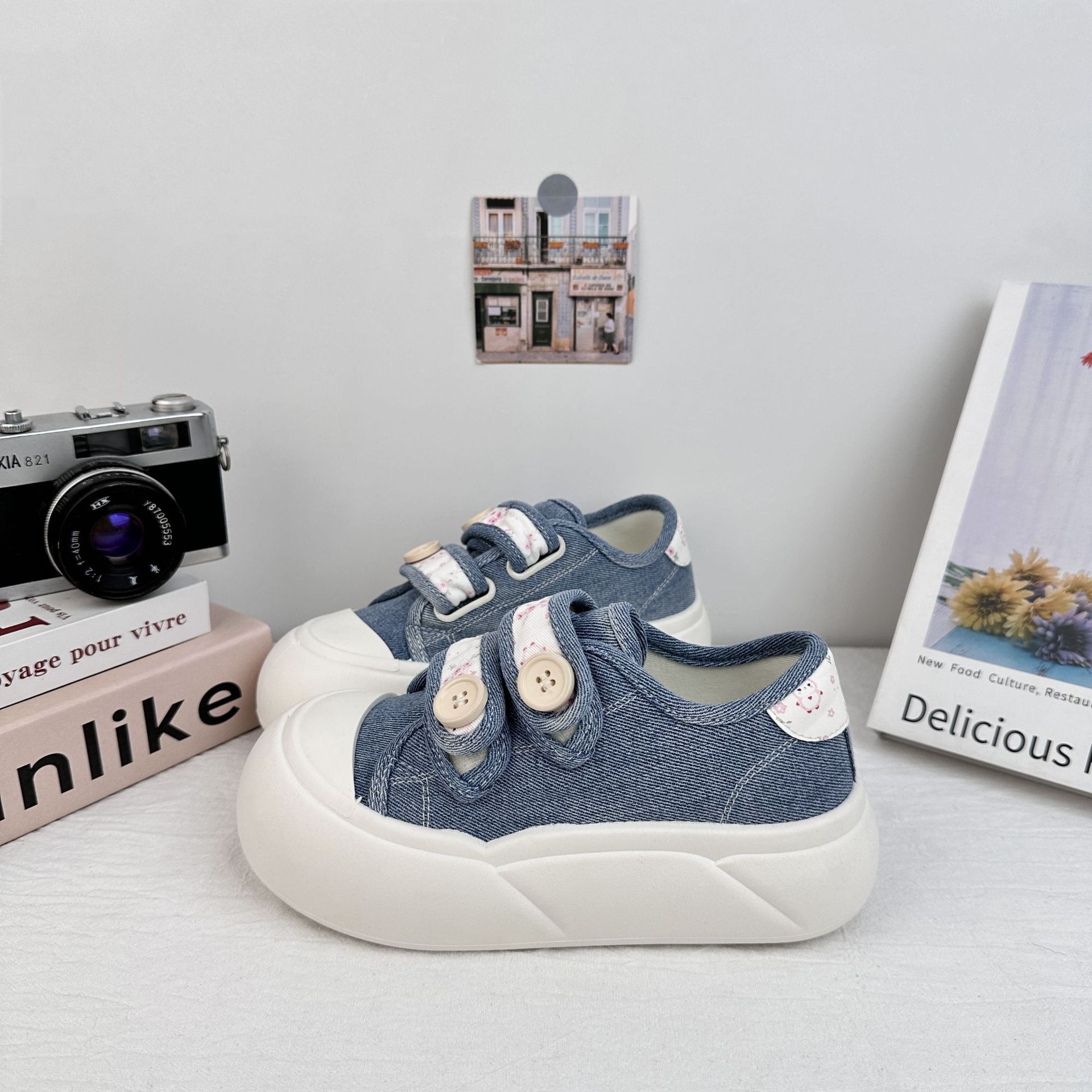 Yuanbo verano zapatos de skate casuales para mujeres 2025 nuevos zapatos blancos de suela gruesa zapatos de lona delgados zapatos de bolsa