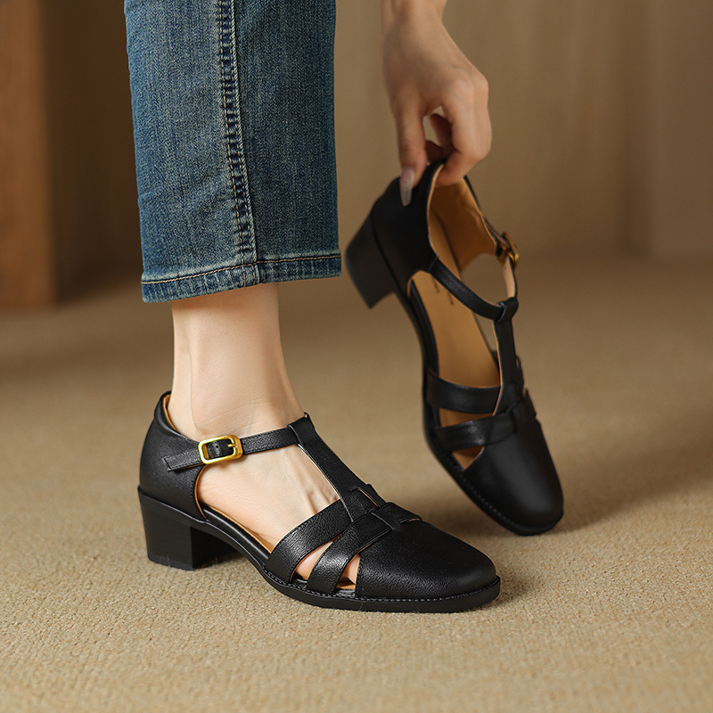 猪笼鞋2025夏季女鞋尖头粗跟中跟时装鞋外贸40-43包头包跟凉鞋