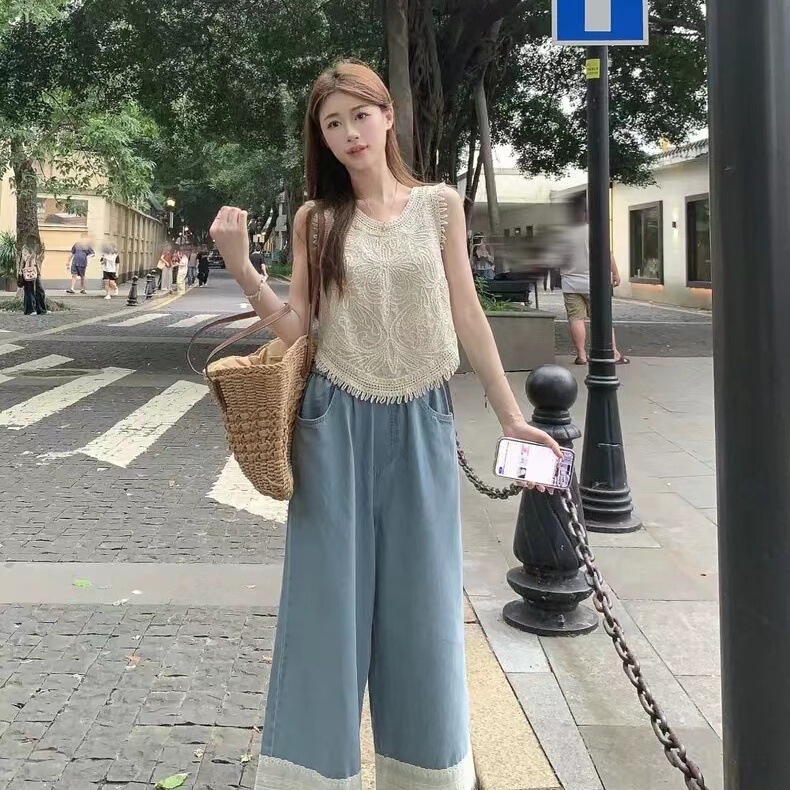 Summer Retro Lace Shirt Cotton Linen Women's New Round Neck Sleeveless Thin Tassel Loose All-match Short Vest Top Summer Retro Lace Shirt Cotton Linen Women's New Round Neck Sleeveless Thin Tassel Loose All-match Short Vest Top