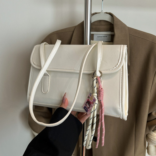 The popular large-capacity underarm bag for women in 2025, new spring and summer style, high-quality appearance, versatile fashion shoulder bag