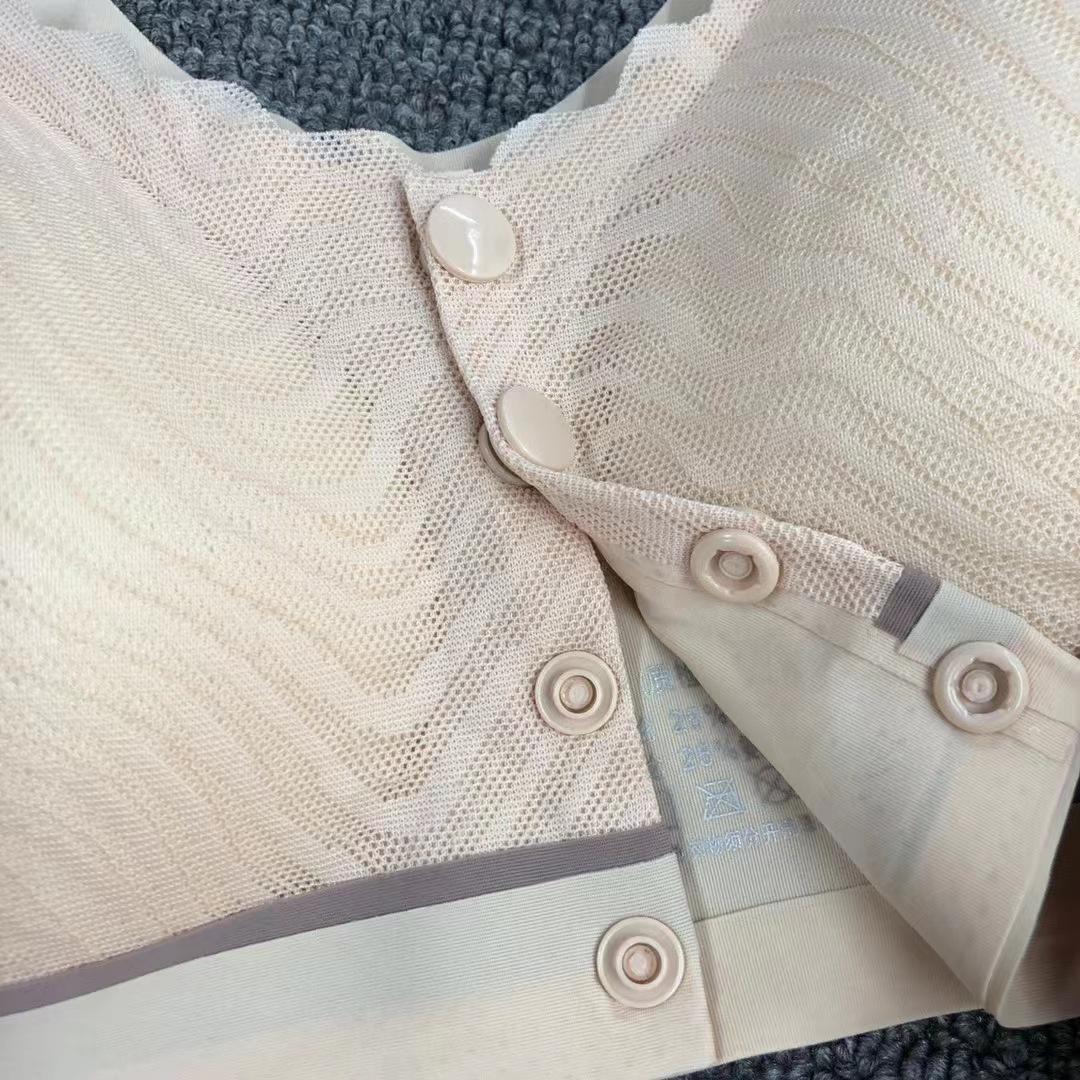 Nueva ropa interior deportiva de color sólido de las mujeres pequeño pecho push up pecho grande pequeño sujetador inalámbrico adhesivo sin costuras Sujetador deportivo