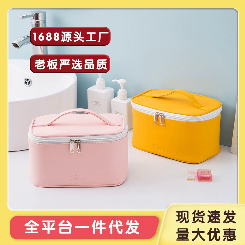 Handheld capacious cosmetic bag, polyurethane storage system, design waterproof bag