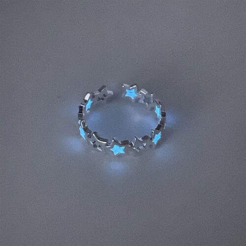 Boring with a glowing star ring for girls! Creative glow-in-the-dark five-pointed star rings for men and women, students finger rings