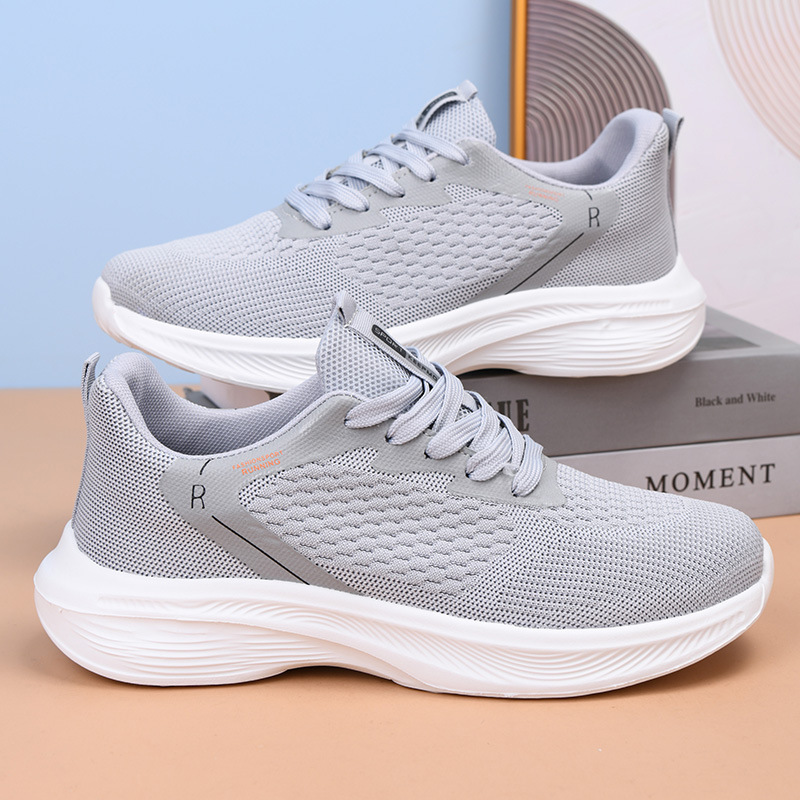 Simple Sports Men's Shoes 2025 Summer Lightweight Non-Slip Running Mesh Breathable Soft-Soled Casual Shoes Simple Sports Men's Shoes 2025 Summer Lightweight Non-Slip Running Mesh Breathable Soft-Soled Casual Shoes