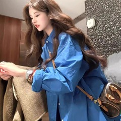 フランスの高級感の青いシャツのコートの女性の春のゆったりした長袖のカジュアルな超美しい怠惰なシャツの上着