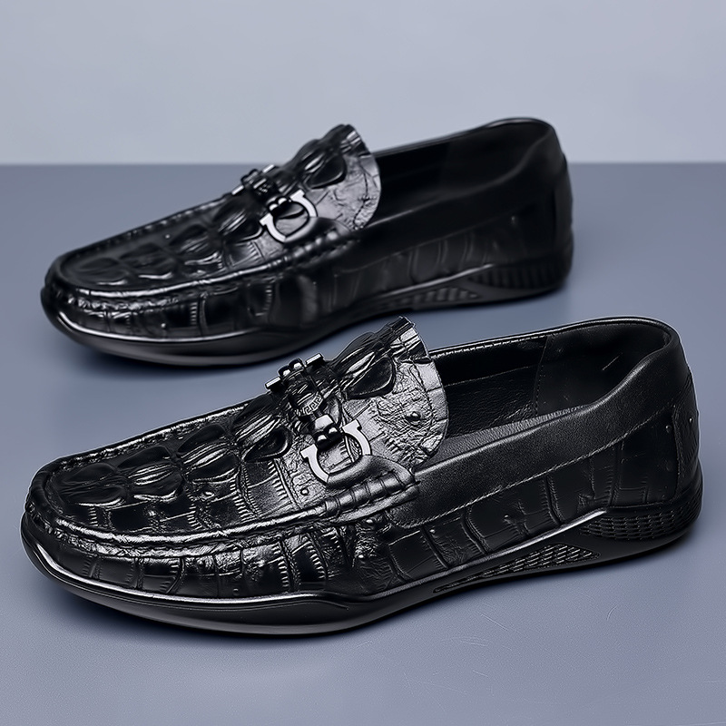 Primavera nueva capa superior de piel de vaca zapatos de guisantes de los hombres patrón de cocodrilo zapatos casuales de cuero de moda de los hombres zapatos de los hombres de moda de los productos europeos