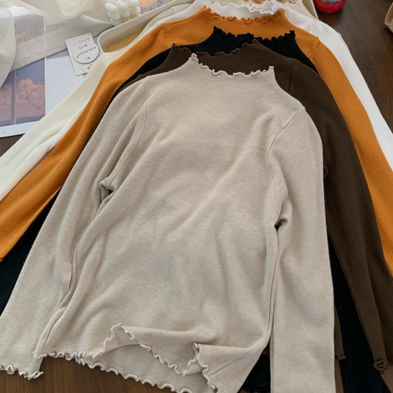 Base body-friendly spring knitted sweater