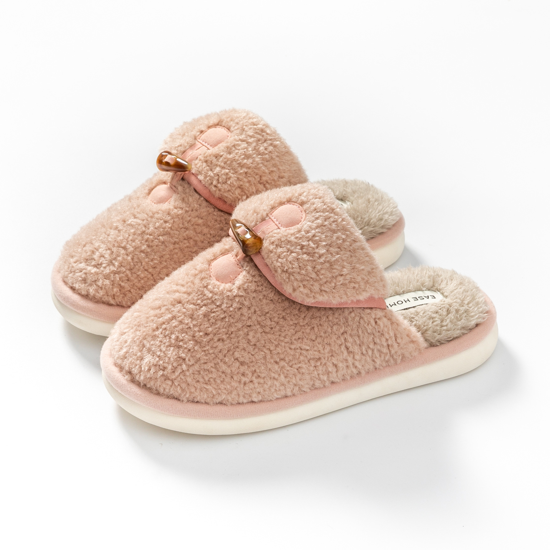 thumbnail image 1 of Nuevas zapatillas de algodón de otoño e invierno para parejas femeninas, pantuflas de felpa cálidas para interiores simples y a la moda para uso doméstico, 1 of 5