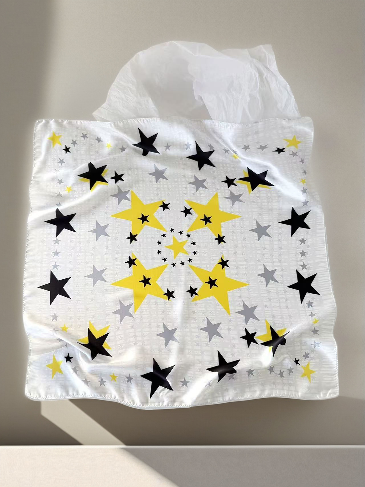 43# Lenço quadrado estrela preta legal (EB1546)