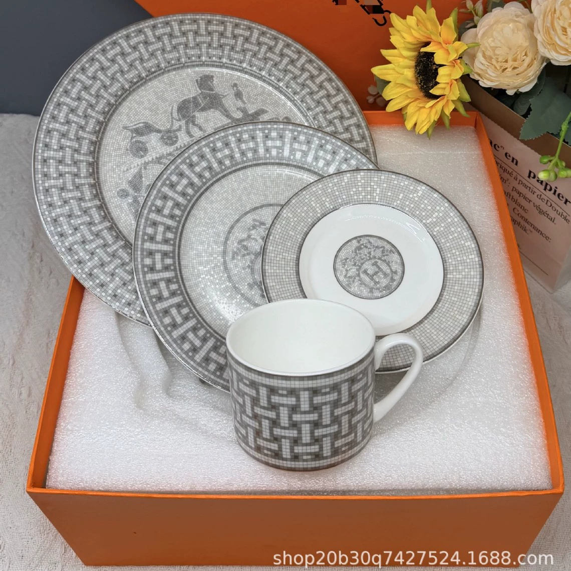 Ceramic Tableware Set, Retro Cartoon Light-Luxury Style, Assorted Plates & Cups (Gift)