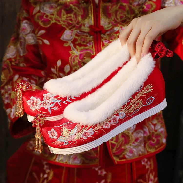 (Xifeng 4- см) зимние китайские свадебные туфли Xiuhe, свадебные туфли на флисовой подкладке с вышивкой и кисточками, туфли увеличенной высоты в древнем стиле династии Хань
