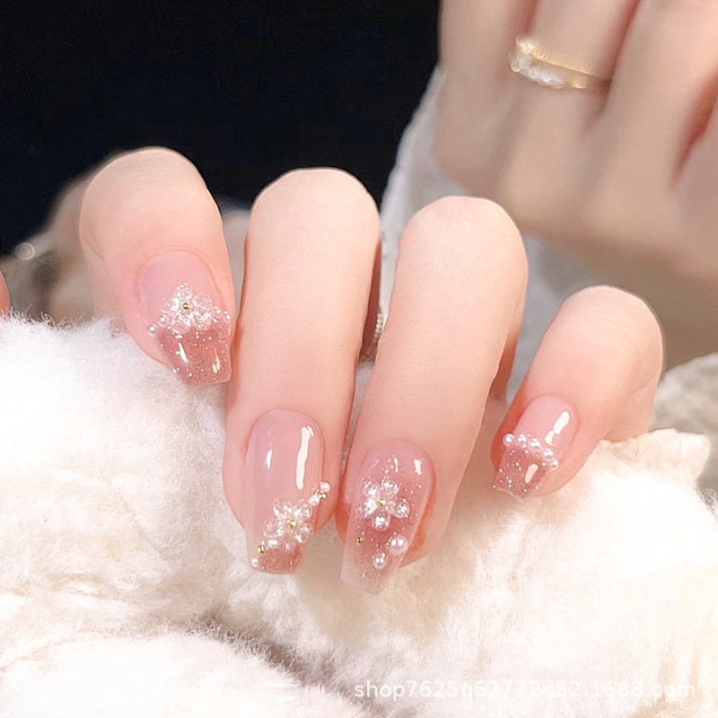 24 Pieces of Ice-Clear Fresh Camellia Manicure Nails, Light Pink, High-Looking, Accessible Luxury, Removable Wearable Nail Products