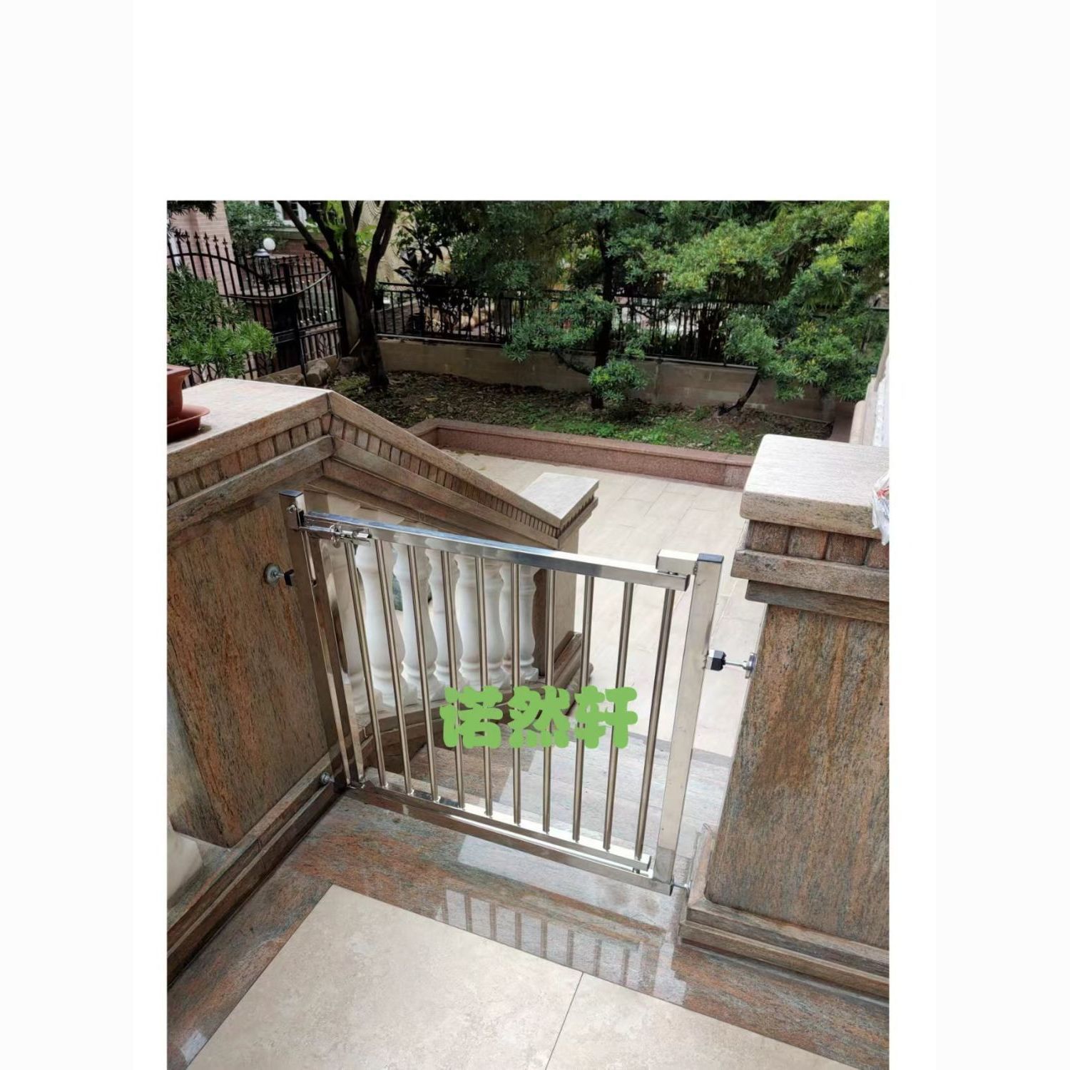 Baby Indoor Door-Free Guardrail Stainless Steel Kidsren's Guardrail Balcony Door Guardrail Stairway Punched Pet Fence Kidsren