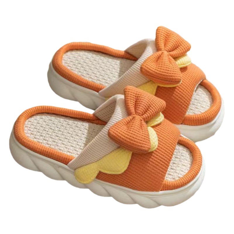 Primavera y otoño nuevas sandalias antideslizantes de algodón y lino para pareja Nuevas zapatillas de lino de fondo grueso para mujer cuatro estaciones lindo hogar interior